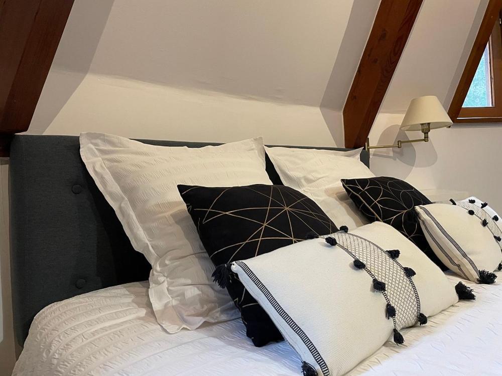Hotel Le Prieure Des Fontaines Les Preaux Zewnętrze zdjęcie